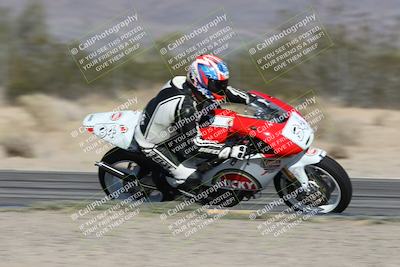 media/Dec-01-2025-Moto Forza (Mon) [[2daa91e15f]]/3-Beginner Group/Session 2 (Turn 7 Inside Pans)/